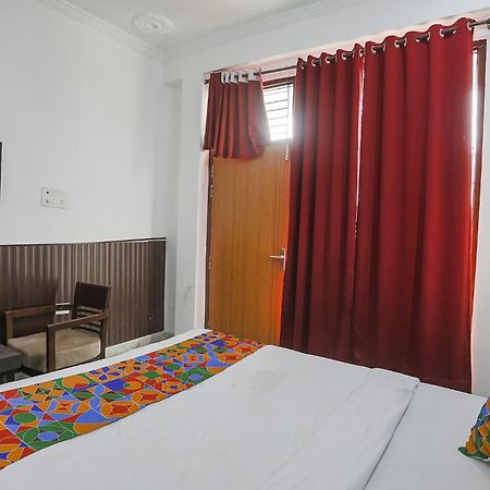 Fabexpress Samira Residency, Near Botanical Garden Hotel Noida Bagian luar foto