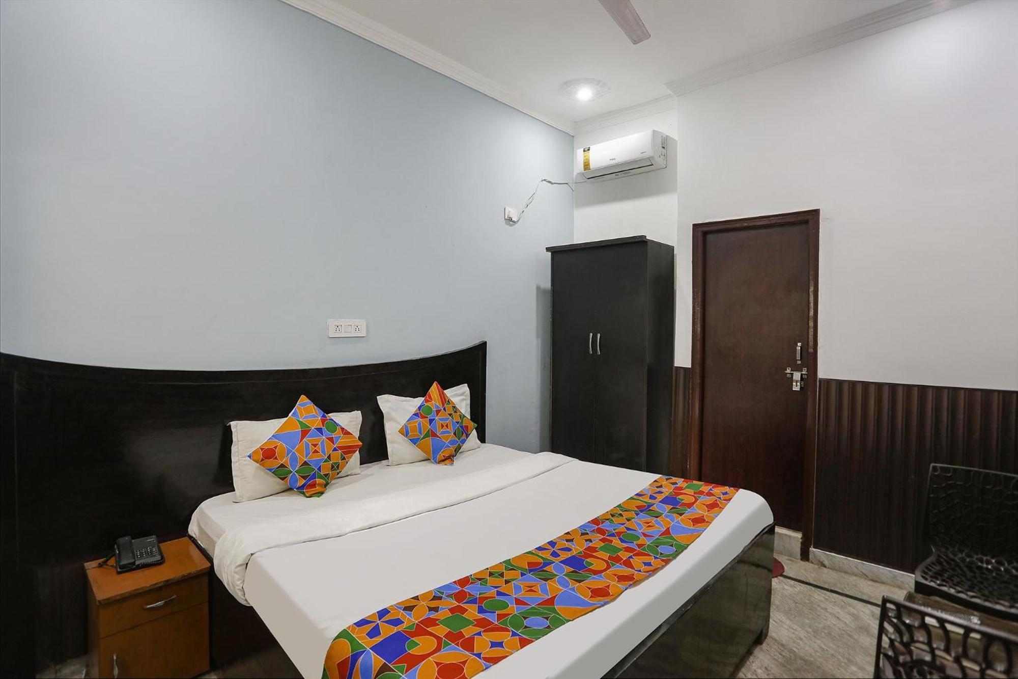 Fabexpress Samira Residency, Near Botanical Garden Hotel Noida Bagian luar foto