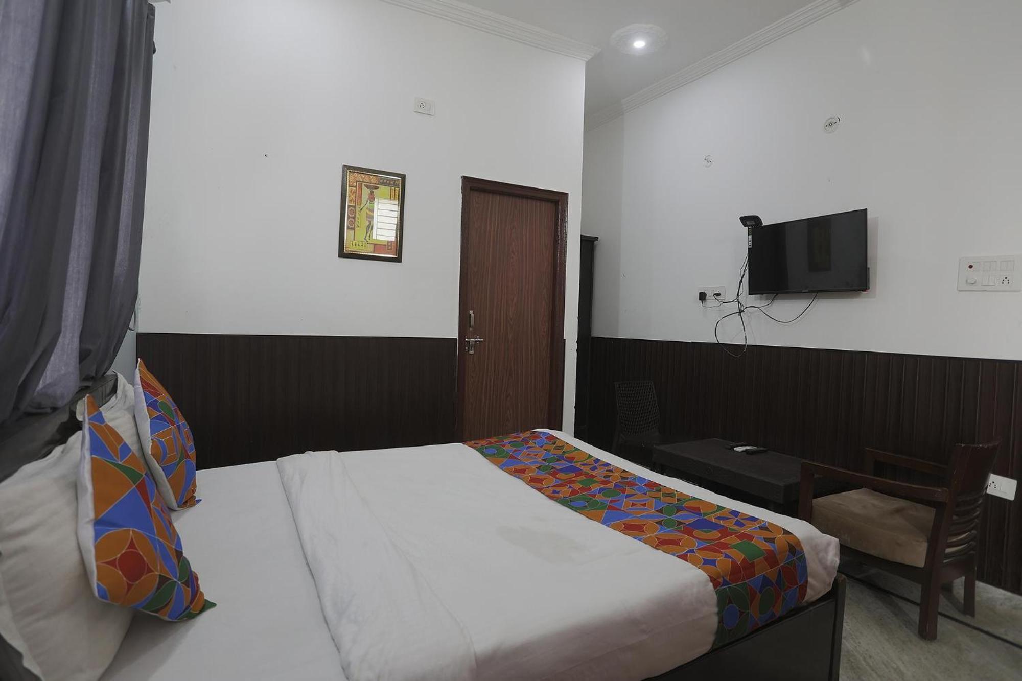 Fabexpress Samira Residency, Near Botanical Garden Hotel Noida Bagian luar foto